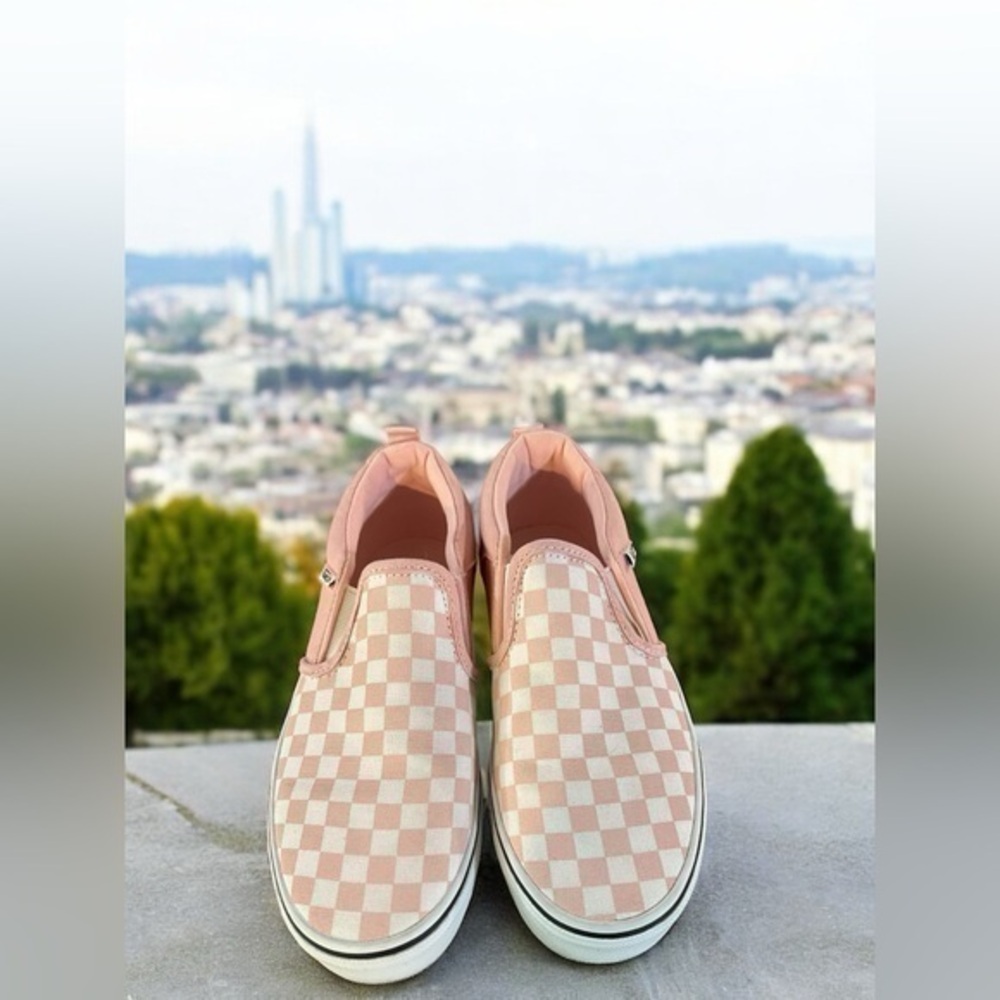 Vans Astro Slip On ✨Pink✨ Sz 5 🆕 w/o tag - - Picture 1 of 8
